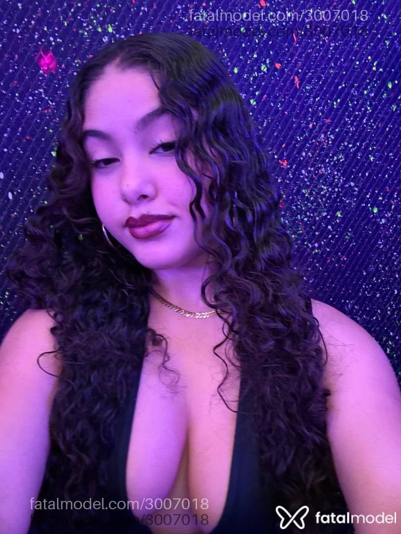 Acompanhante mulher morena (o) de olhos mel - Verônica Linsss