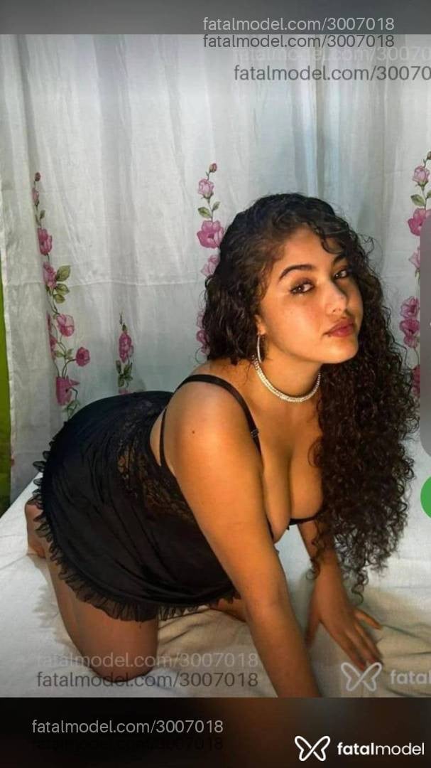 Acompanhante mulher morena (o) de olhos mel - Verônica Linsss