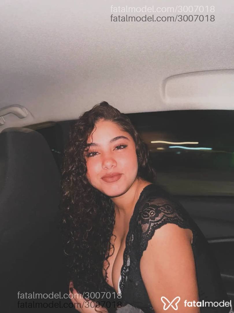 Acompanhante mulher morena (o) de olhos mel - Verônica Linsss