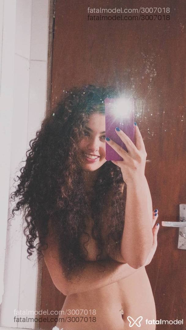 Acompanhante mulher morena (o) de olhos mel - Verônica Linsss