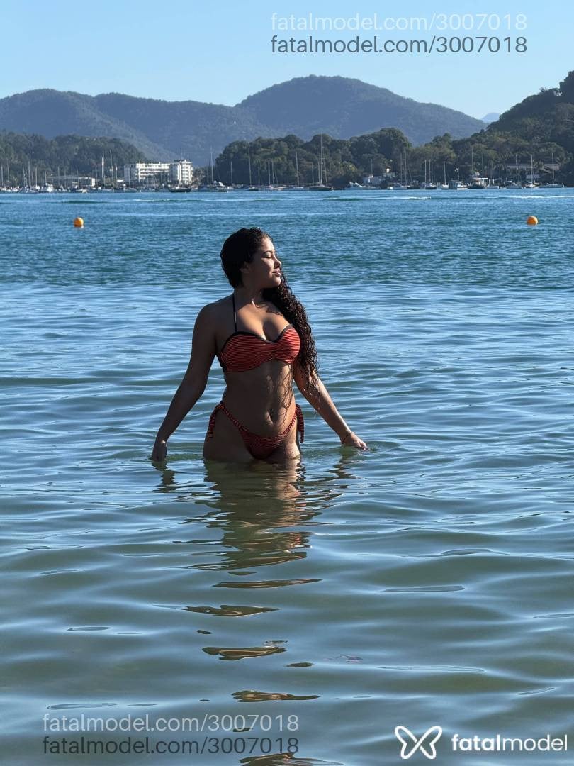 Acompanhante mulher morena (o) de olhos mel - Verônica Linsss