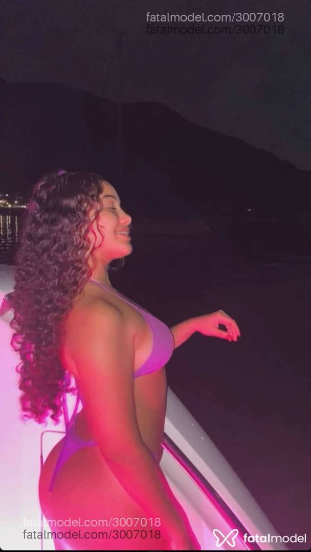 Acompanhante mulher morena (o) de olhos mel - Verônica Linsss