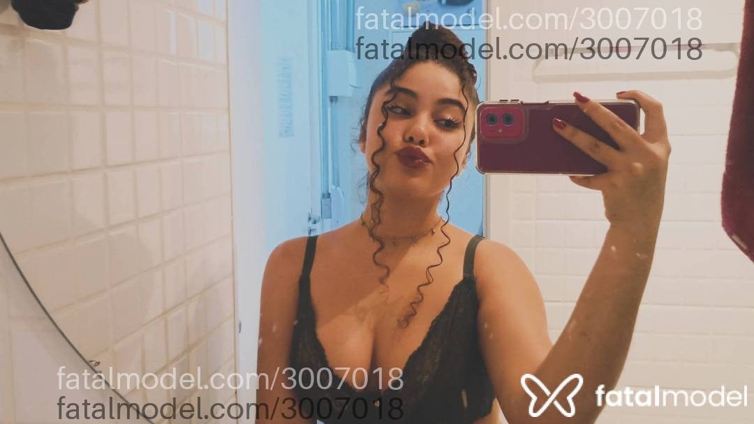 Acompanhante mulher morena (o) de olhos mel - Verônica Linsss