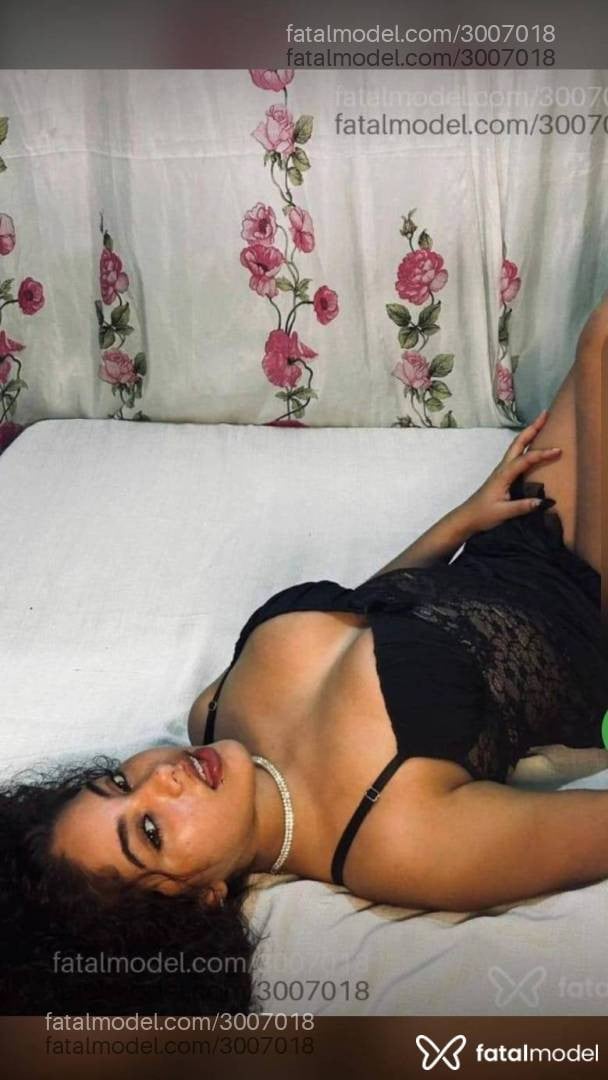 Acompanhante mulher morena (o) de olhos mel - Verônica Linsss