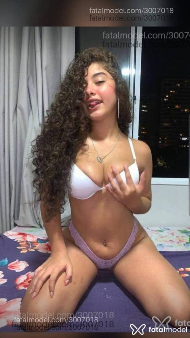 Acompanhante mulher morena (o) de olhos mel - Verônica Linsss