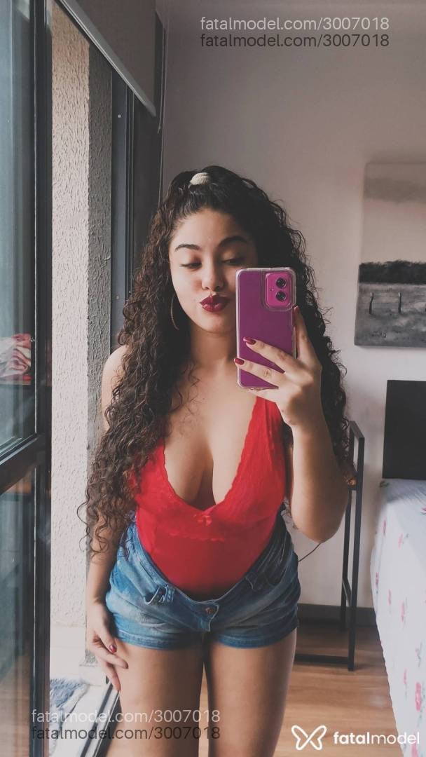 Acompanhante mulher morena (o) de olhos mel - Verônica Linsss