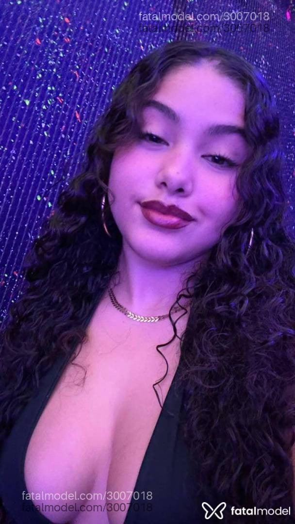 Acompanhante mulher morena (o) de olhos mel - Verônica Linsss