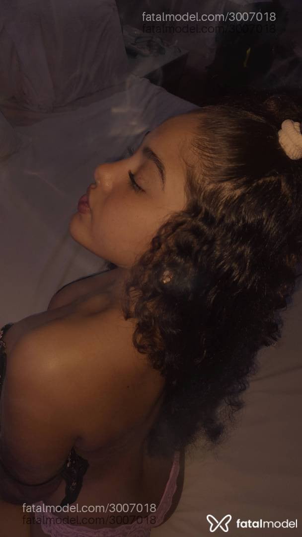 Acompanhante mulher morena (o) de olhos mel - Verônica Linsss