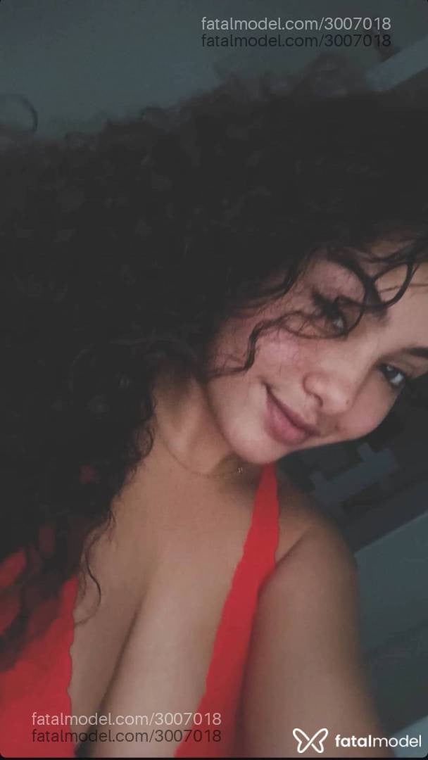 Acompanhante mulher morena (o) de olhos mel - Verônica Linsss