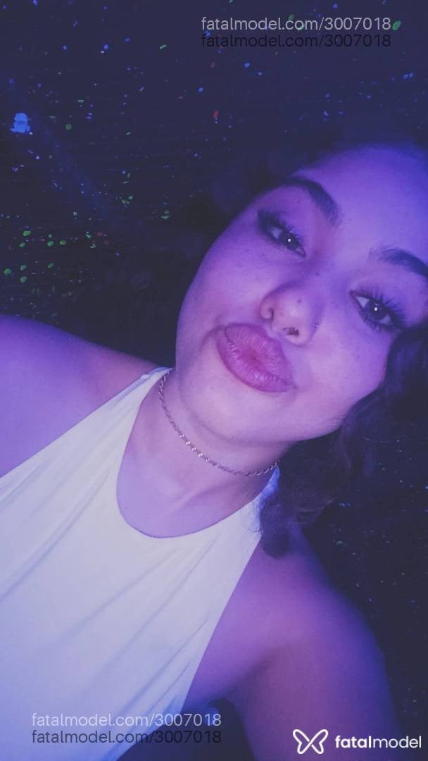Acompanhante mulher morena (o) de olhos mel - Verônica Linsss
