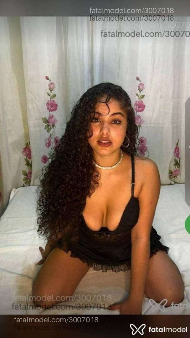 Acompanhante mulher morena (o) de olhos mel - Verônica Linsss