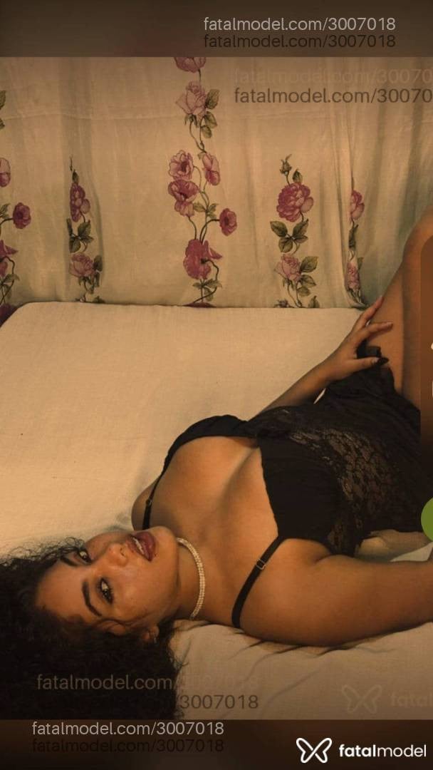 Acompanhante mulher morena (o) de olhos mel - Verônica Linsss