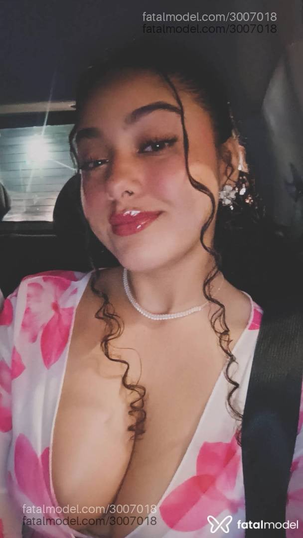 Acompanhante mulher morena (o) de olhos mel - Verônica Linsss