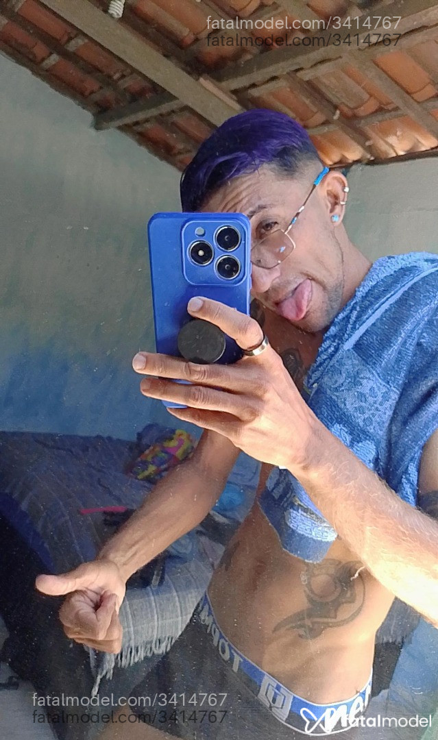 Acompanhante homem morena (o) de olhos pretos - Andrey