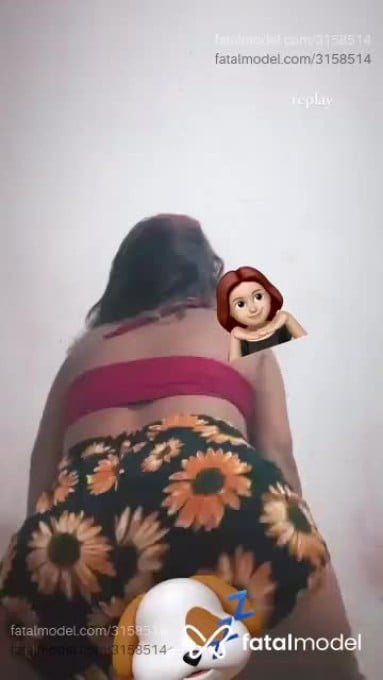 Acompanhante mulher com cabelo colorido de olhos castanhos em Paulista Acompanhante mulher com cabelo colorido de olhos castanhos em Paulista - Brunette