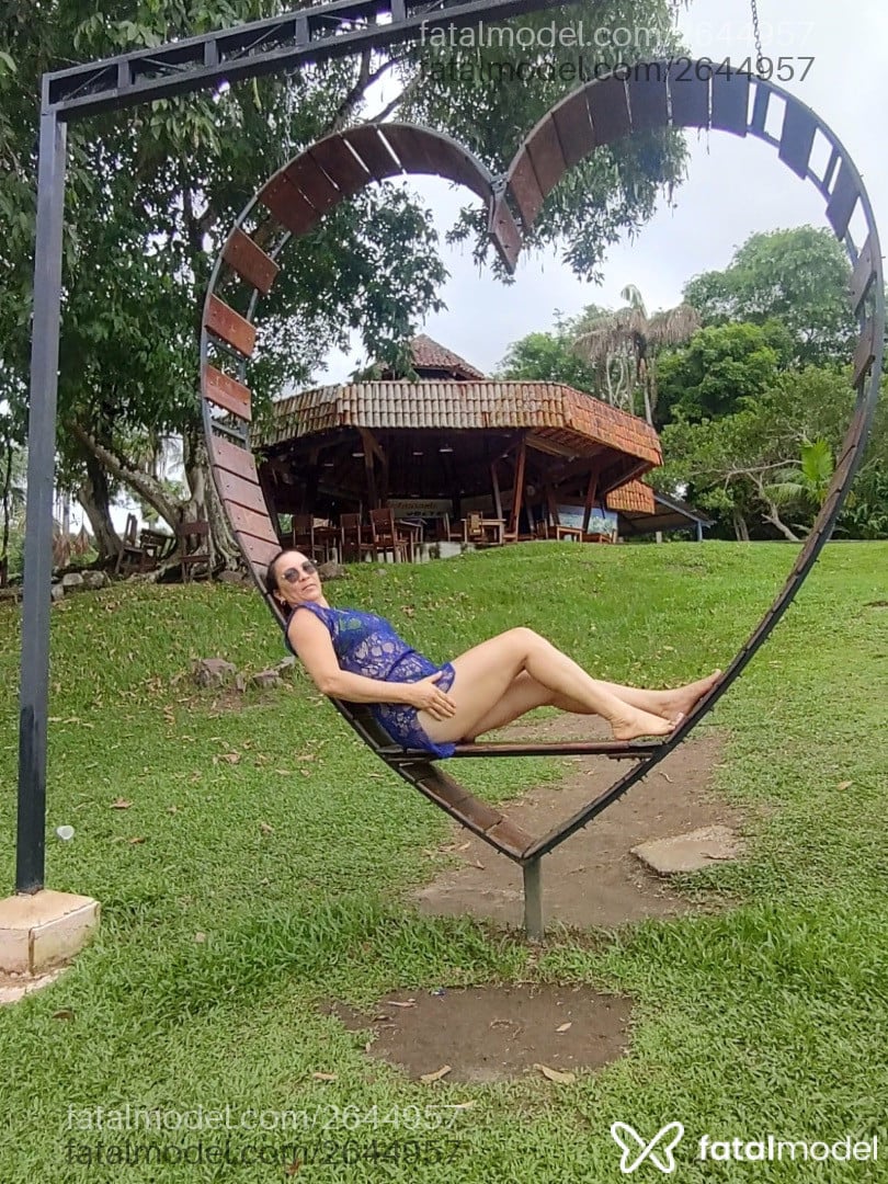Acompanhante mulher com cabelo castanho de olhos pretos em Araranguá Acompanhante mulher com cabelo castanho de olhos pretos em Araranguá - Wanessa