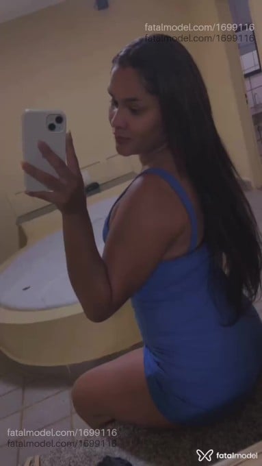 Acompanhante mulher trans com cabelo castanho de olhos castanhos em Irecê Acompanhante mulher trans com cabelo castanho de olhos castanhos em Irecê - Laura