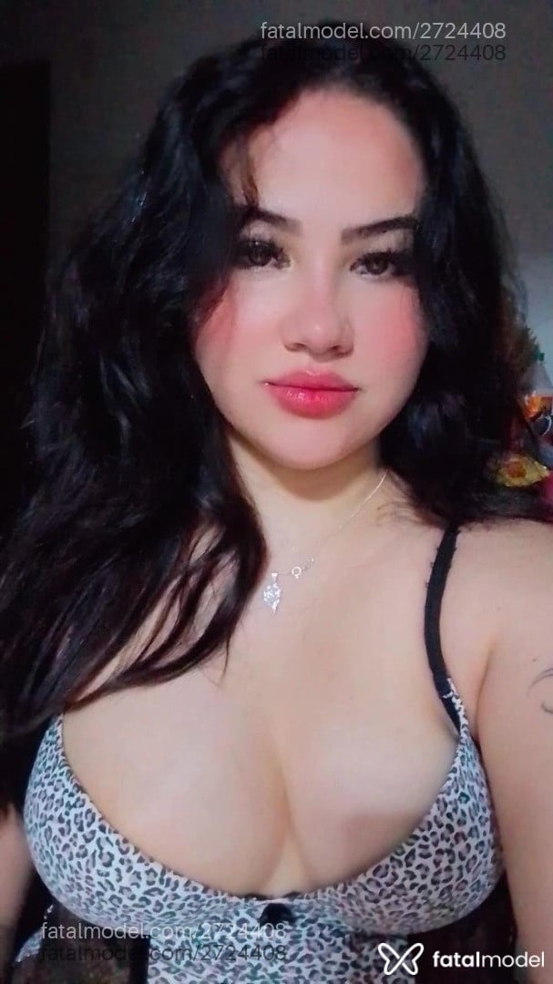 Acompanhante mulher morena (o) de olhos mel - Cereginha