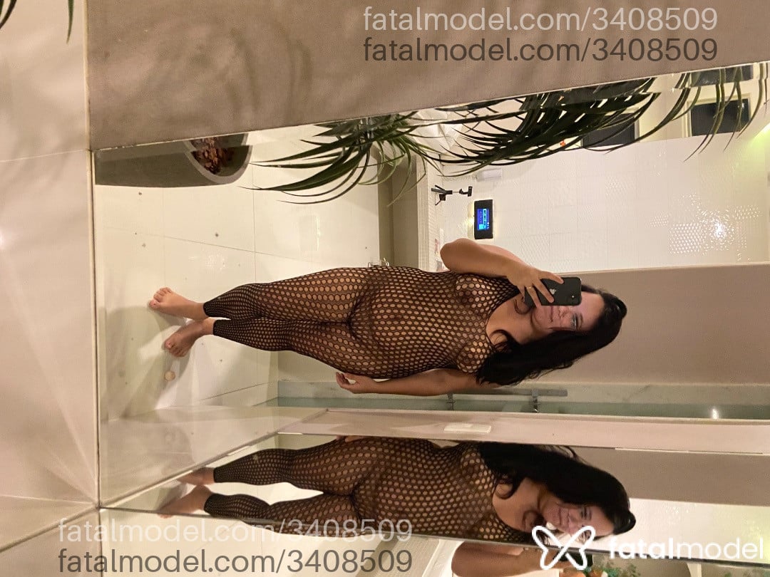 Acompanhante mulher com cabelo castanho de olhos pretos em Vitória - Kerenn
