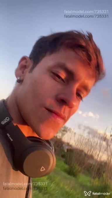 Acompanhante homem com cabelo castanho de olhos castanhos em São Paulo Acompanhante homem com cabelo castanho de olhos castanhos em São Paulo - Ghee
