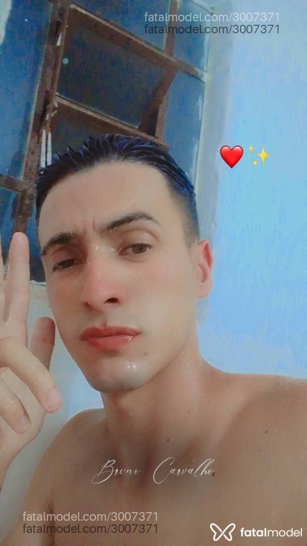 Acompanhante homem com cabelo castanho de olhos castanhos - Bruno Carvalho Acompanhante homem com cabelo castanho de olhos castanhos - Bruno Carvalho