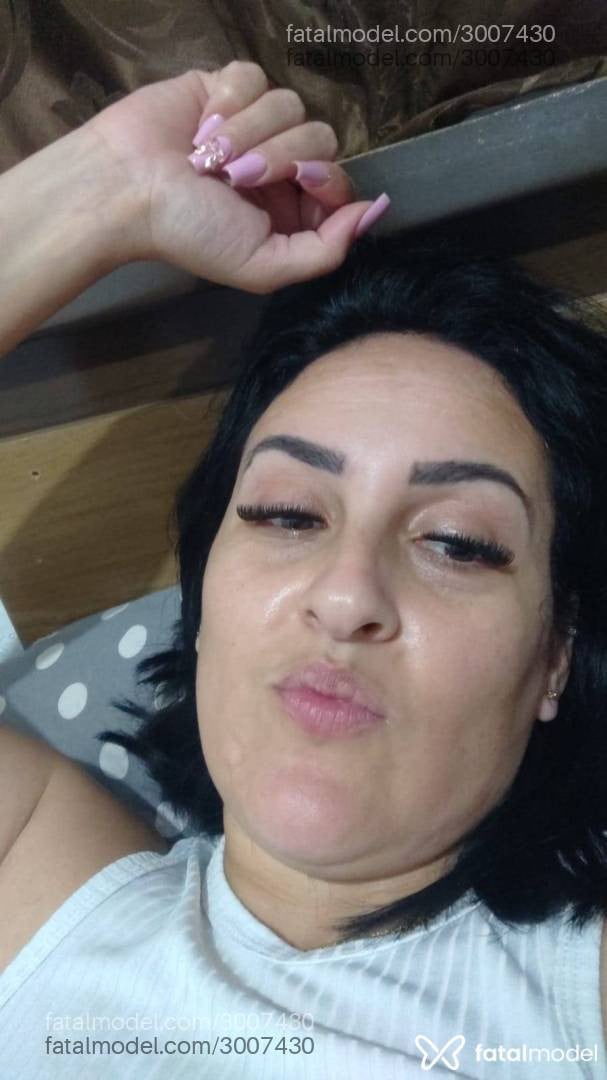 Acompanhante mulher morena (o) de olhos castanhos - Zoe Marjory Acompanhante mulher morena (o) de olhos castanhos - Zoe Marjory