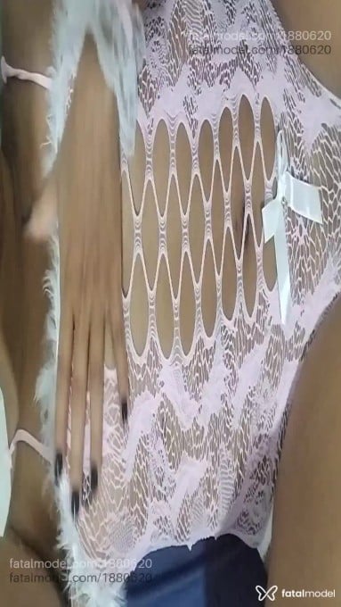 Acompanhante mulher com cabelo castanho de olhos castanhos em Florianópolis Acompanhante mulher com cabelo castanho de olhos castanhos em Florianópolis - Maressa