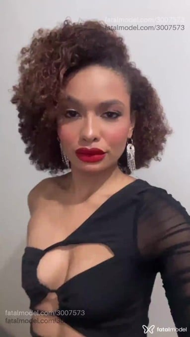 Acompanhante mulher com cabelo castanho de olhos pretos em Rondonópolis - Anny Silva