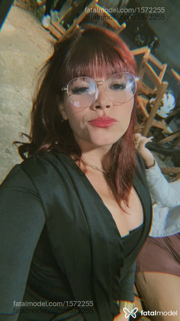 Acompanhante mulher ruiva (o) de olhos castanhos - Amanda