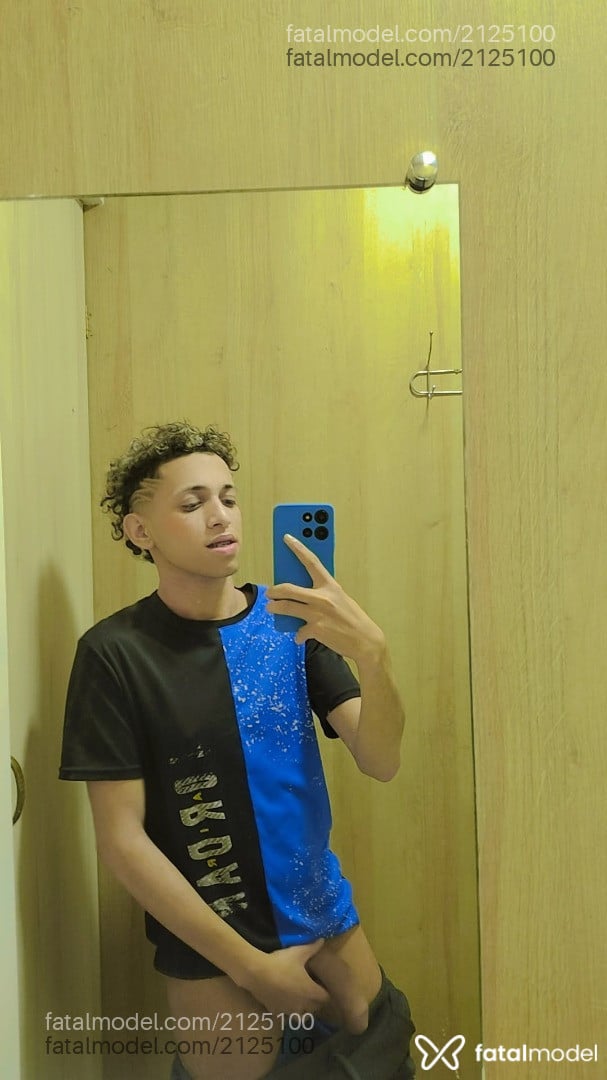 Acompanhante homem loira (o) de olhos cinza em Erechim - Kauan Monteiro