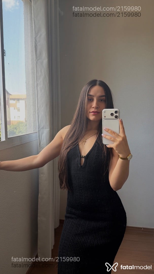 Acompanhante mulher com cabelo castanho de olhos mel em Belo Horizonte Acompanhante mulher com cabelo castanho de olhos mel em Belo Horizonte - Dávila Martire