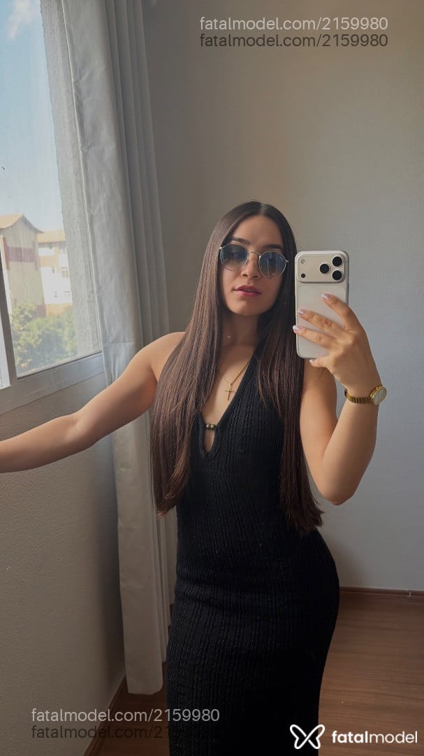 Acompanhante mulher com cabelo castanho de olhos mel em Belo Horizonte Acompanhante mulher com cabelo castanho de olhos mel em Belo Horizonte - Dávila Martire