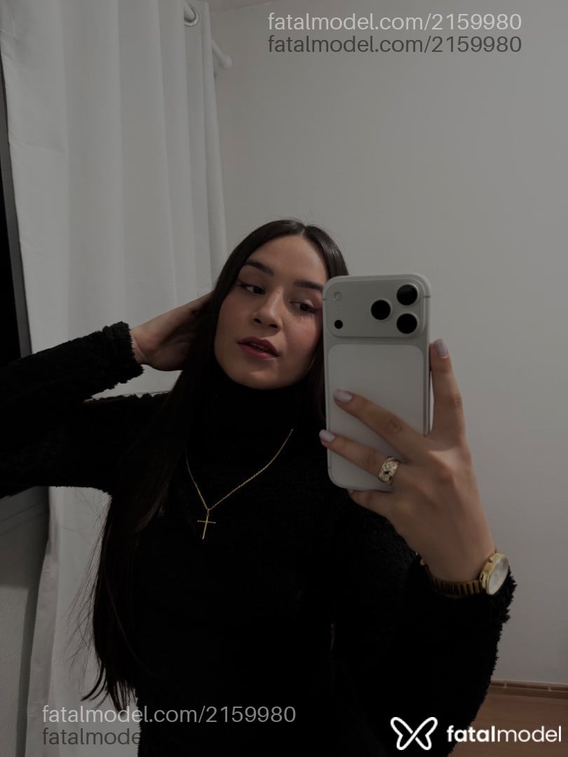 Acompanhante mulher com cabelo castanho de olhos mel em Belo Horizonte Acompanhante mulher com cabelo castanho de olhos mel em Belo Horizonte - Dávila Martire