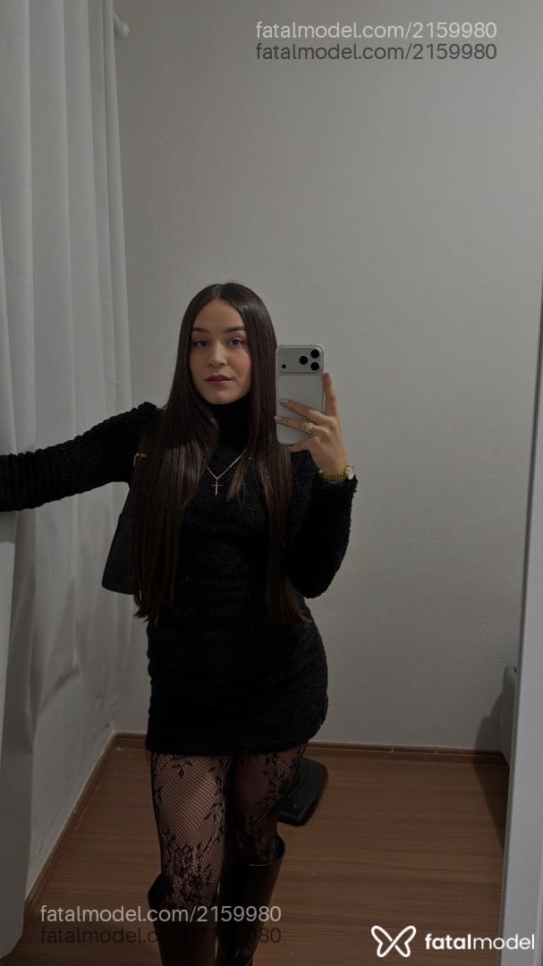 Acompanhante mulher com cabelo castanho de olhos mel em Belo Horizonte Acompanhante mulher com cabelo castanho de olhos mel em Belo Horizonte - Dávila Martire