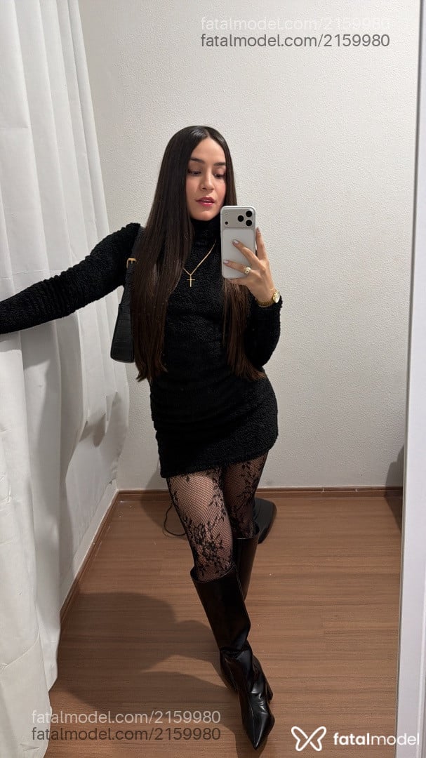 Acompanhante mulher com cabelo castanho de olhos mel em Belo Horizonte Acompanhante mulher com cabelo castanho de olhos mel em Belo Horizonte - Dávila Martire