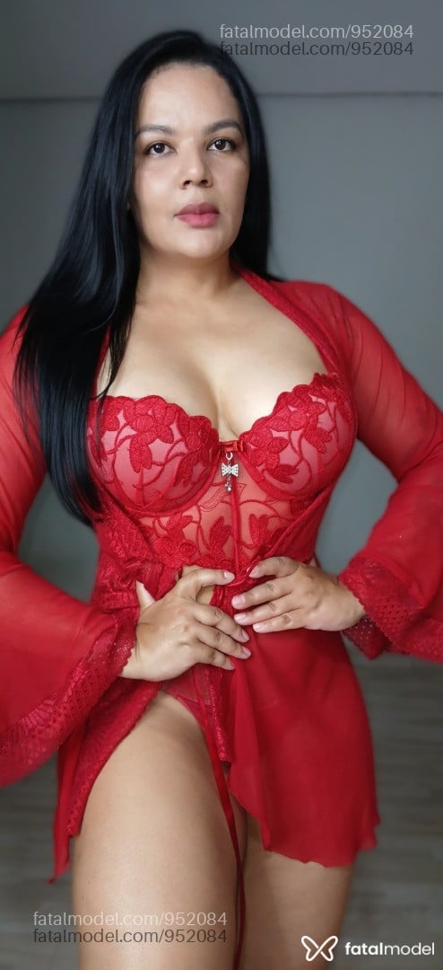 Acompanhante mulher morena (o) de olhos castanhos em Goianésia - Lorena
