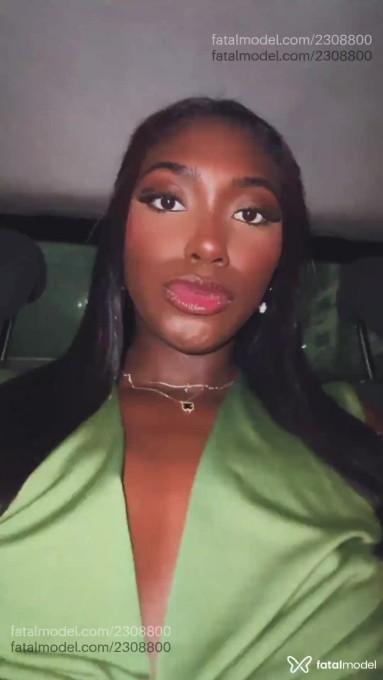 Acompanhante mulher com cabelo castanho de olhos castanhos - Perola