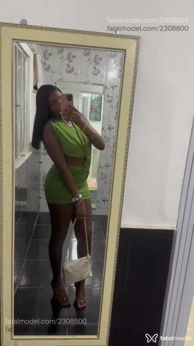 Acompanhante mulher com cabelo castanho de olhos castanhos - Perola