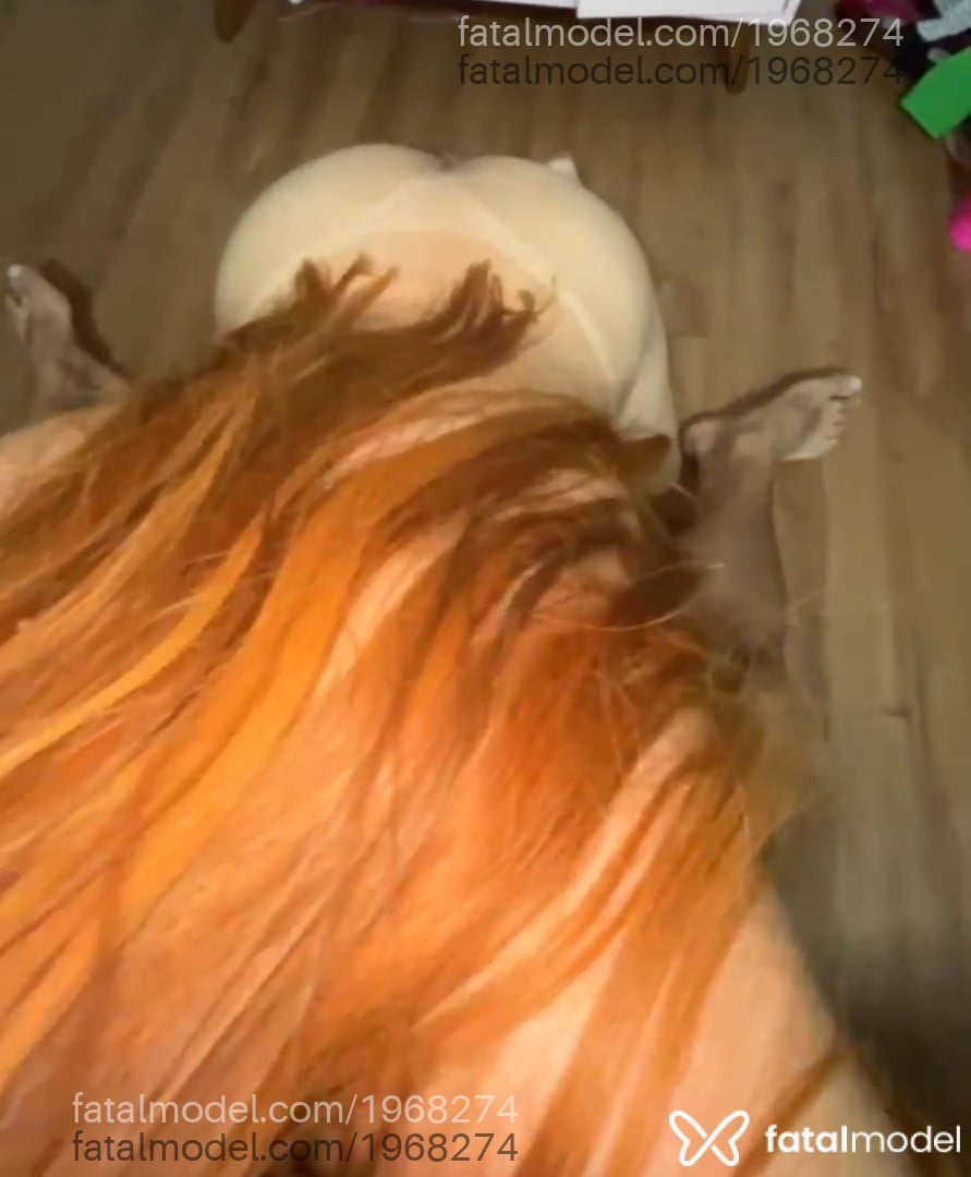 Acompanhante mulher ruiva (o) de olhos castanhos - Danyvip Acompanhante mulher ruiva (o) de olhos castanhos - Danyvip