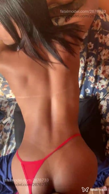 Acompanhante mulher trans com cabelo castanho de olhos castanhos em Magé Acompanhante mulher trans com cabelo castanho de olhos castanhos em Magé - Victoria