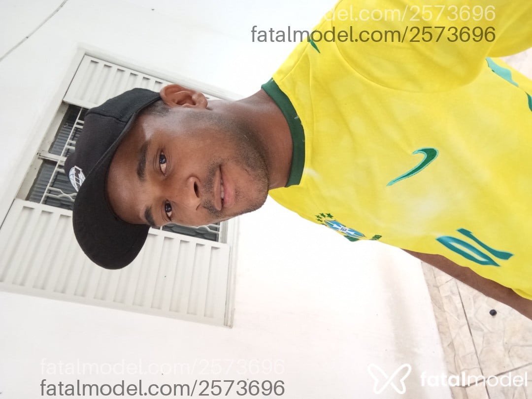 Acompanhante homem com cabelo castanho de olhos castanhos em Carapicuíba - Nathan Baiano