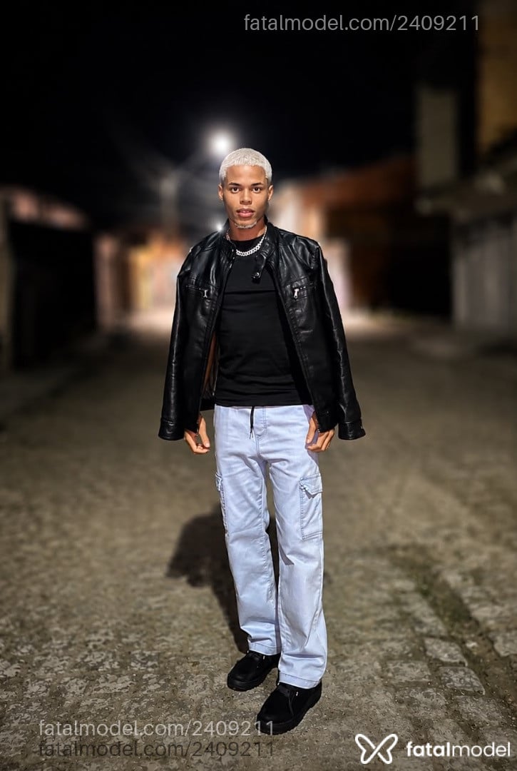 Acompanhante homem loira (o) de olhos pretos em Porto Seguro Acompanhante homem loira (o) de olhos pretos em Porto Seguro - Dilton Silva