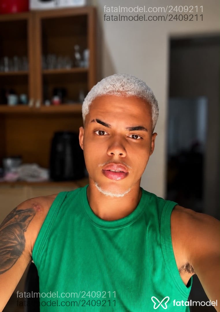 Acompanhante homem loira (o) de olhos pretos em Porto Seguro Acompanhante homem loira (o) de olhos pretos em Porto Seguro - Dilton Silva
