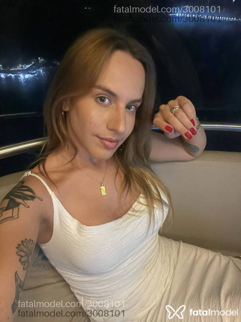 Acompanhante mulher trans loira (o) de olhos verdes em Salvador - Loba Lisboa
