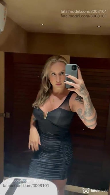 Acompanhante mulher trans loira (o) de olhos verdes em Salvador - Loba Lisboa