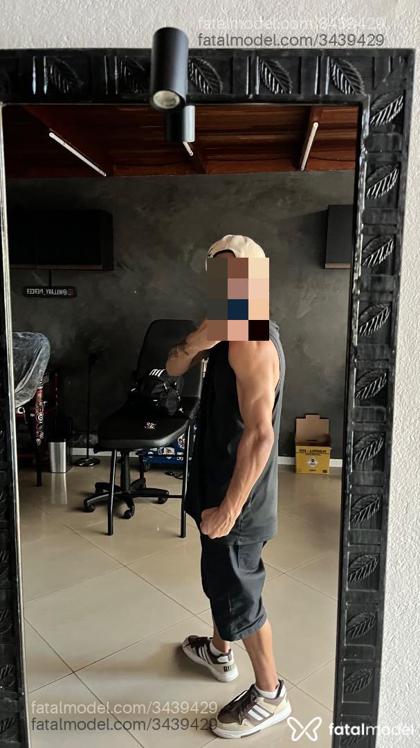 Acompanhante homem morena (o) de olhos castanhos em Imbituba - Oliver Souza