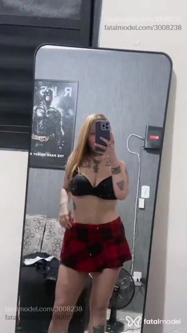 Acompanhante mulher com cabelo castanho de olhos castanhos em Botucatu Acompanhante mulher com cabelo castanho de olhos castanhos em Botucatu - Renata