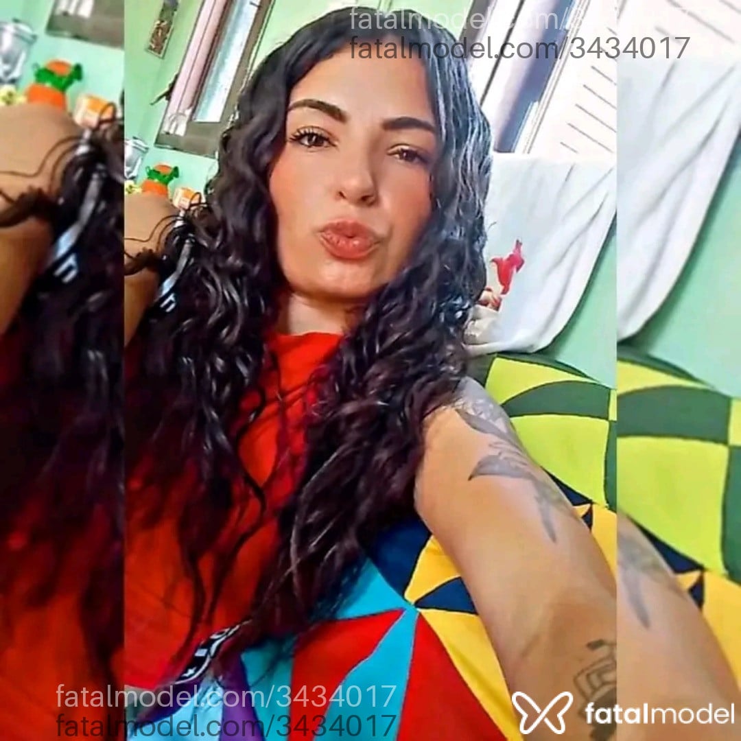 Acompanhante mulher com cabelo castanho de olhos castanhos em Marília - Maiara