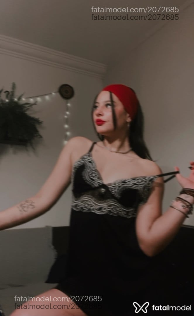 Acompanhante mulher com cabelo castanho de olhos castanhos em Curitiba - Aurora Niff