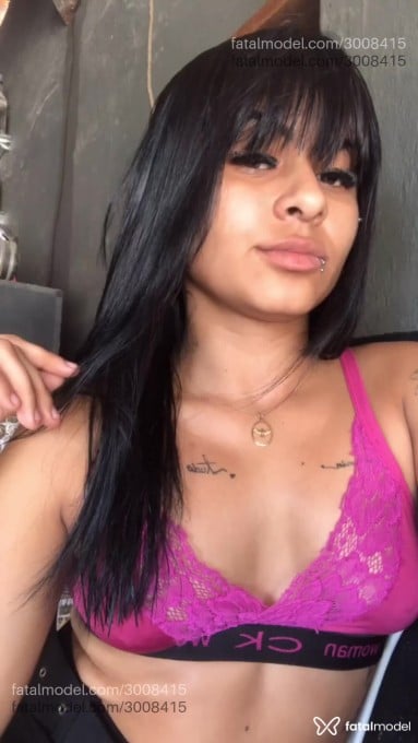 Acompanhante mulher com cabelo castanho de olhos castanhos em Virtual - Layane